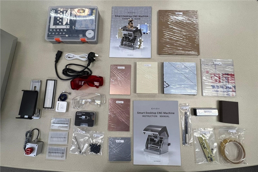 Makera Carvera 桌上型CNC加工機配件大合照