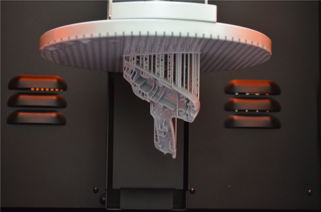 電鑽外殼未取下側(cè)面