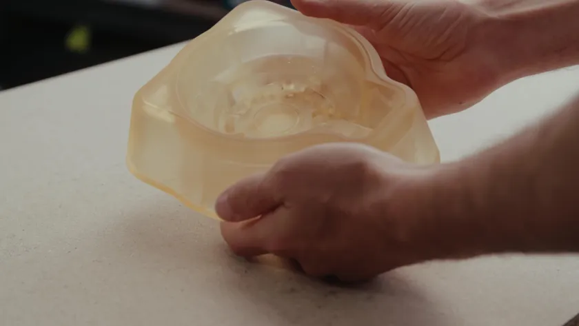 高溫樹(shù)脂透過(guò)SLA光固化3D列印制作的熱成型模板