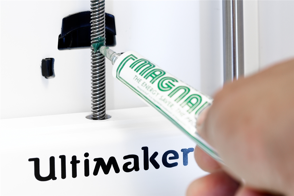 Lubricating the axles